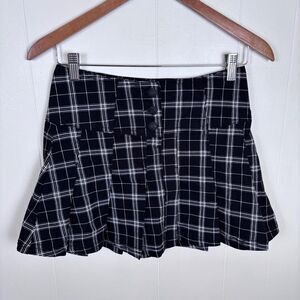 VTG Y2K Plaid Mini Skirt Pleated‎ Button Front Black White Sz Small Vanilla Star